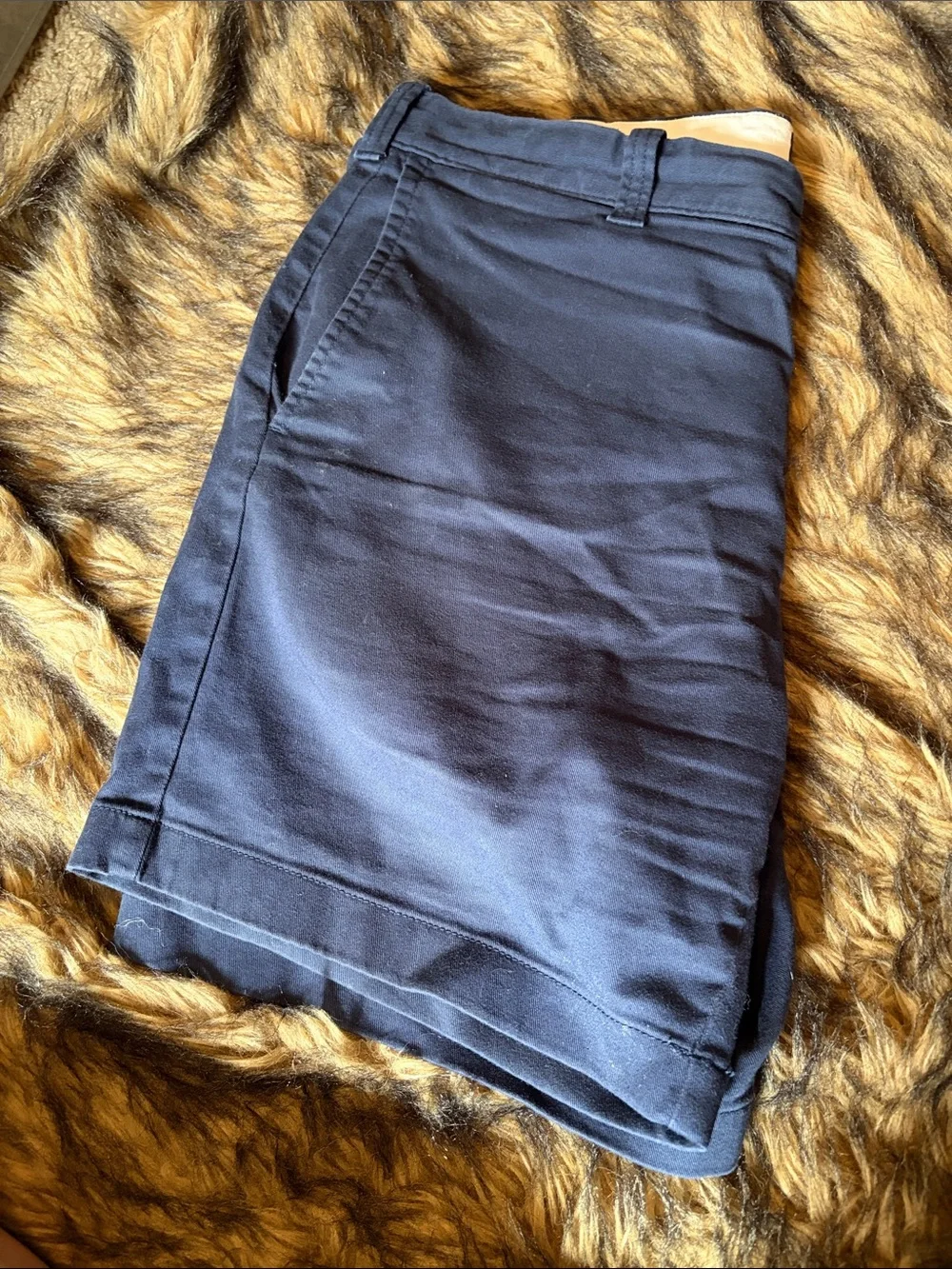 J. Crew Men’s Navy Flat-Front 7” Inseam Shorts Size 34